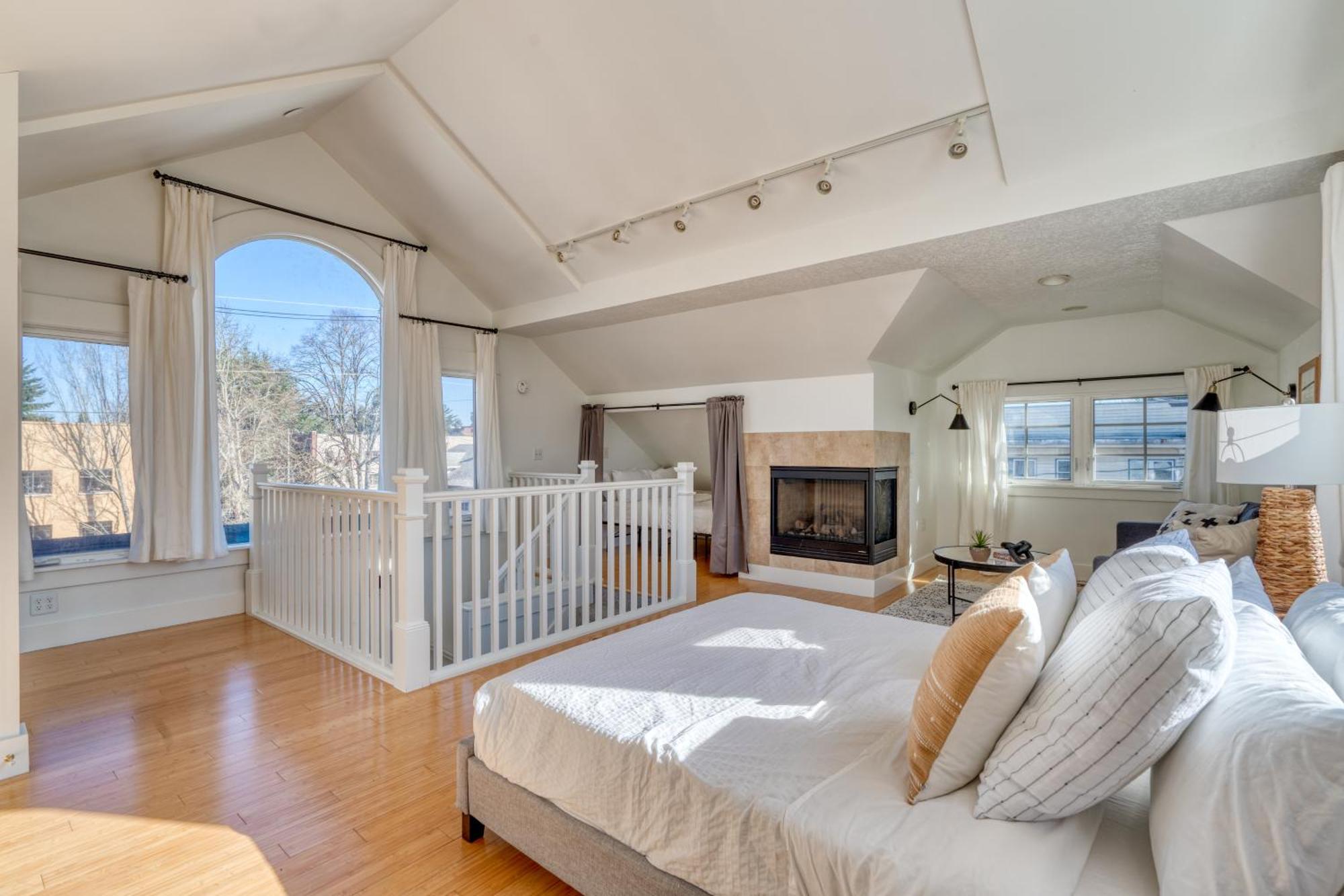 Collection - Casa Solarium, Local Eateries, Parks & Espresso Holiday home Portland