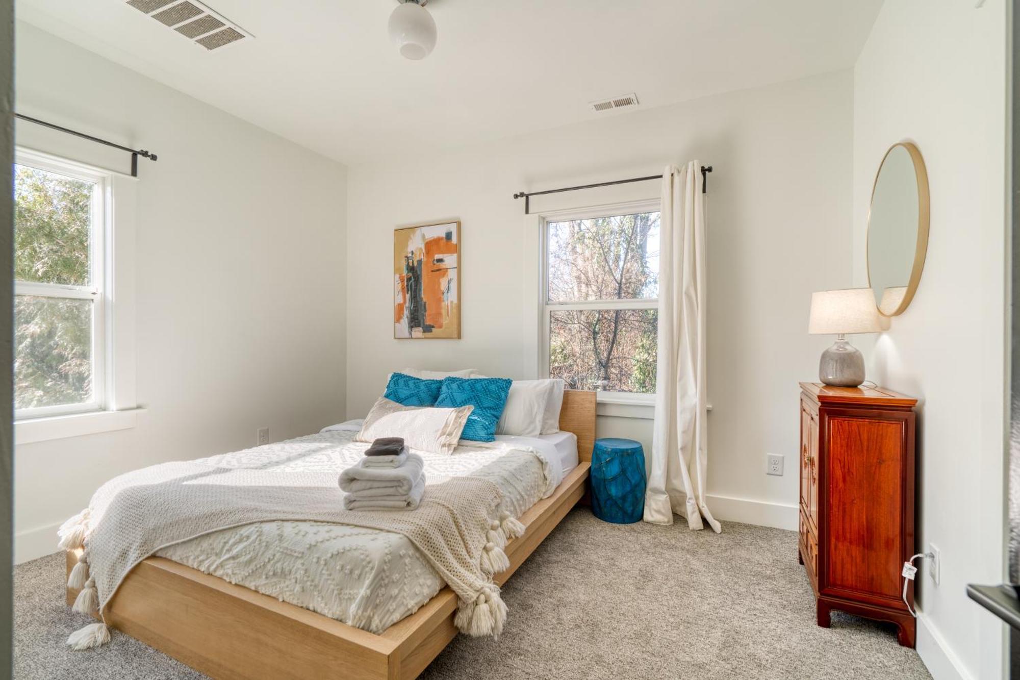 Holiday home Collection - Casa Solarium, Local Eateries, Parks & Espresso