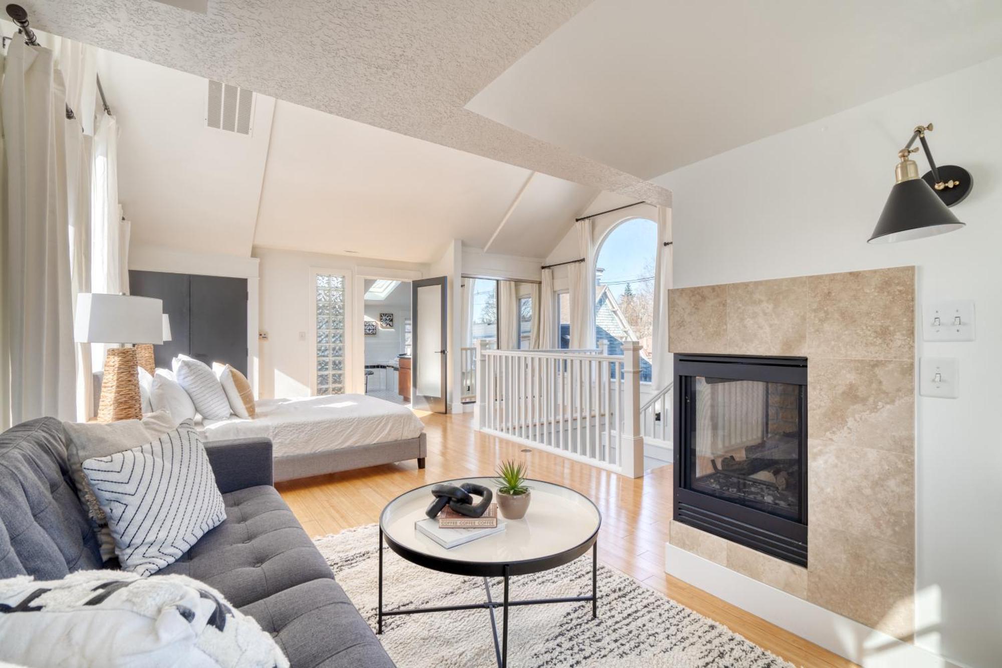 Holiday home Collection - Casa Solarium, Local Eateries, Parks & Espresso Portland