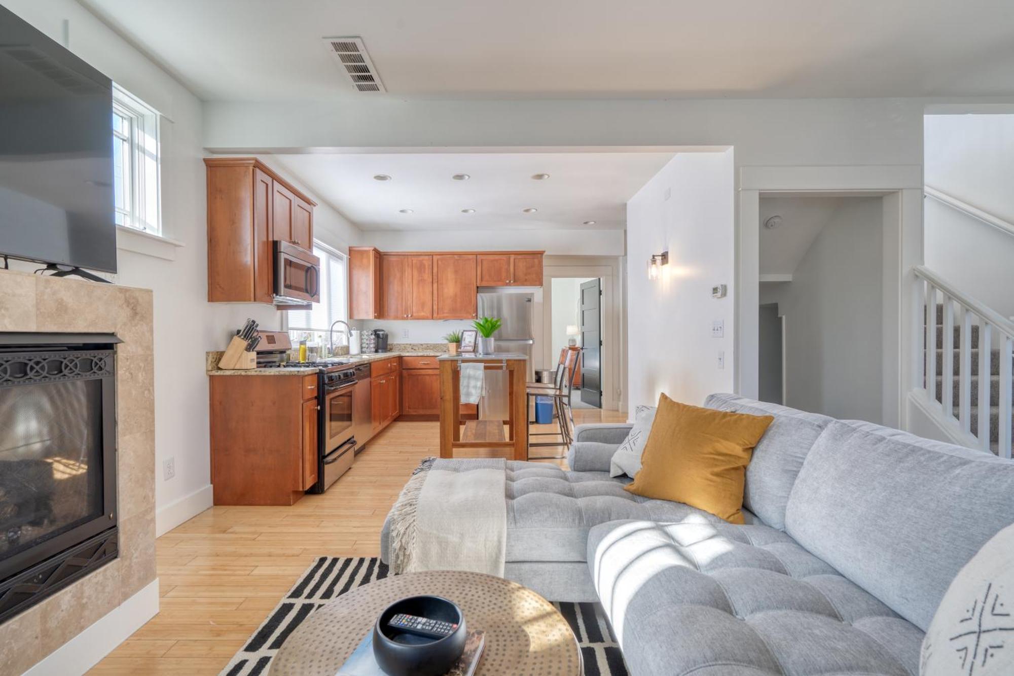 Holiday home Collection - Casa Solarium, Local Eateries, Parks & Espresso